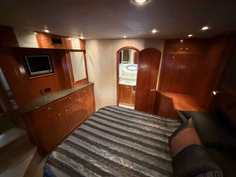 2006 Cruisers Yachts 415 Express