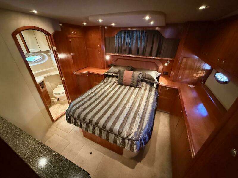 2006 Cruisers Yachts 415 Express