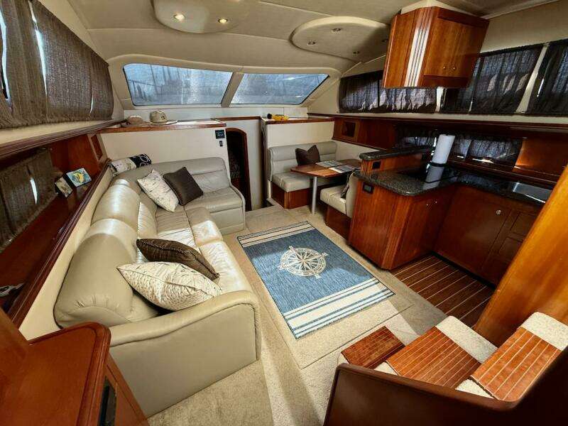 2006 Cruisers Yachts 415 Express