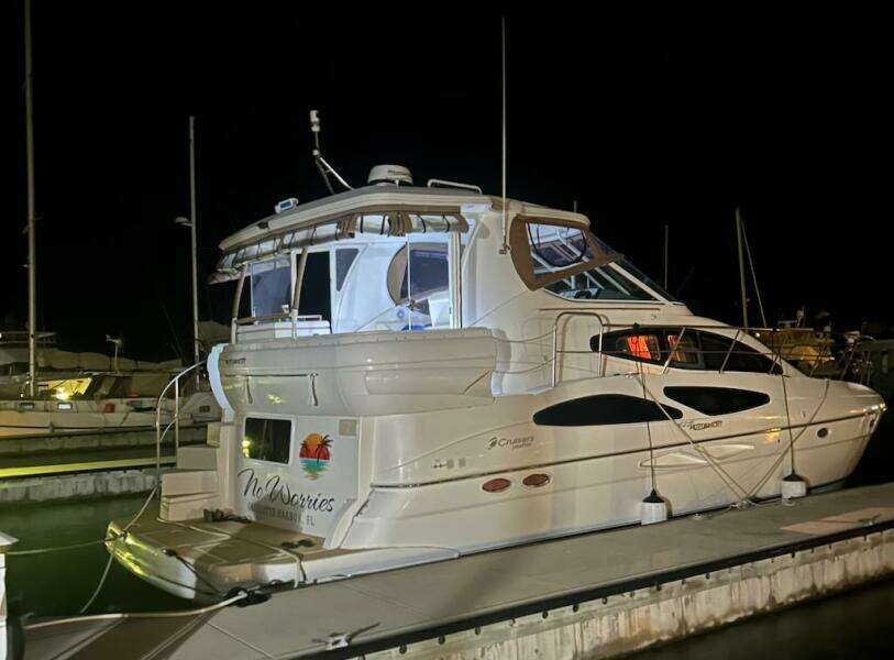 2006 Cruisers Yachts 415 Express