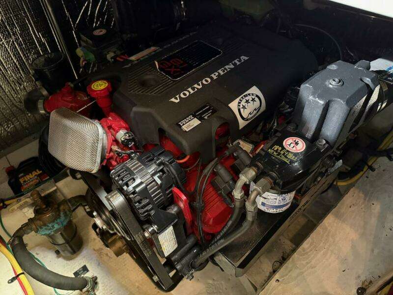 2006 Cruisers Yachts 415 Express