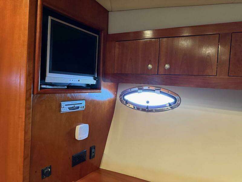 2006 Cruisers Yachts 415 Express