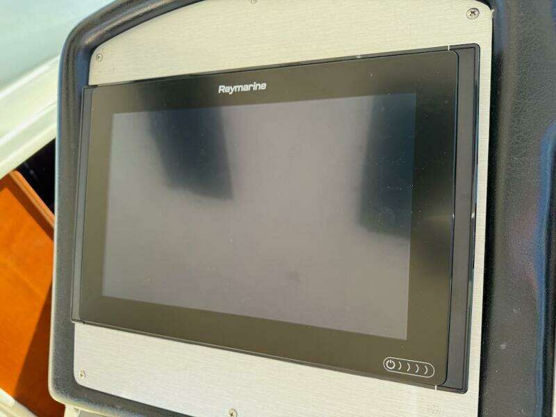 2006 Cruisers Yachts 415 Express