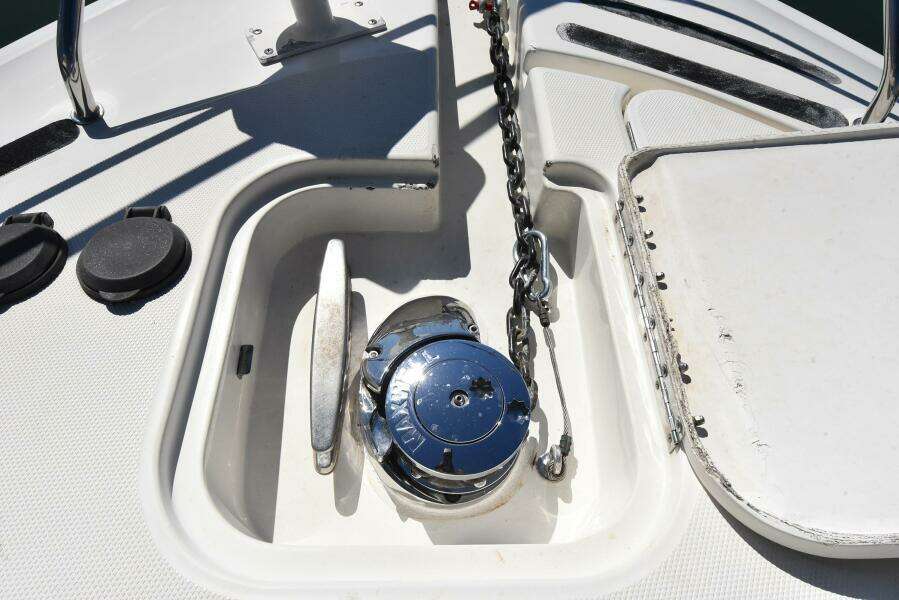 2010 38 Silveron Sedan Bridge - Pura Vida