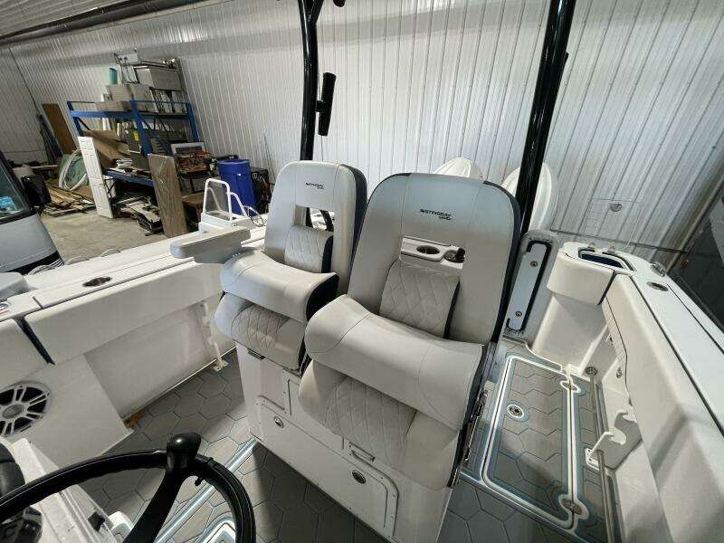 Premium Bolstered Helm Seats with Armrests on Center Console Boat