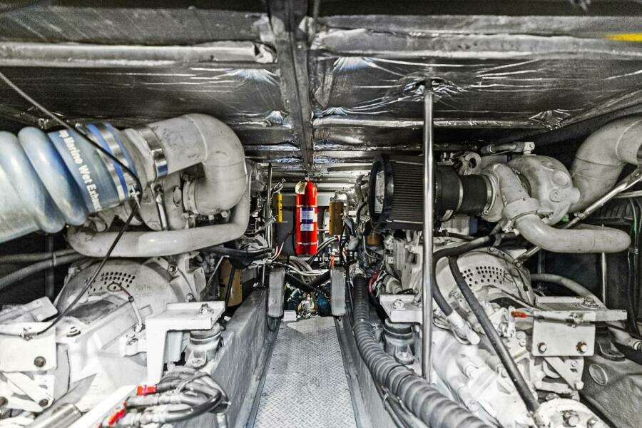 1998 Sea Ray 480 Sedan Bridge