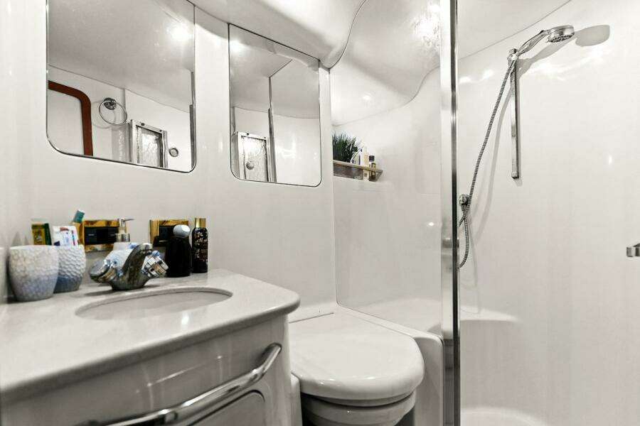 1998 Sea Ray 480 Sedan Bridge