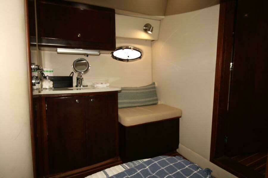 2002 Regal 4260 Commodore