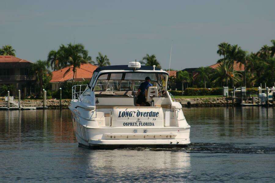 2002 Regal 4260 Commodore