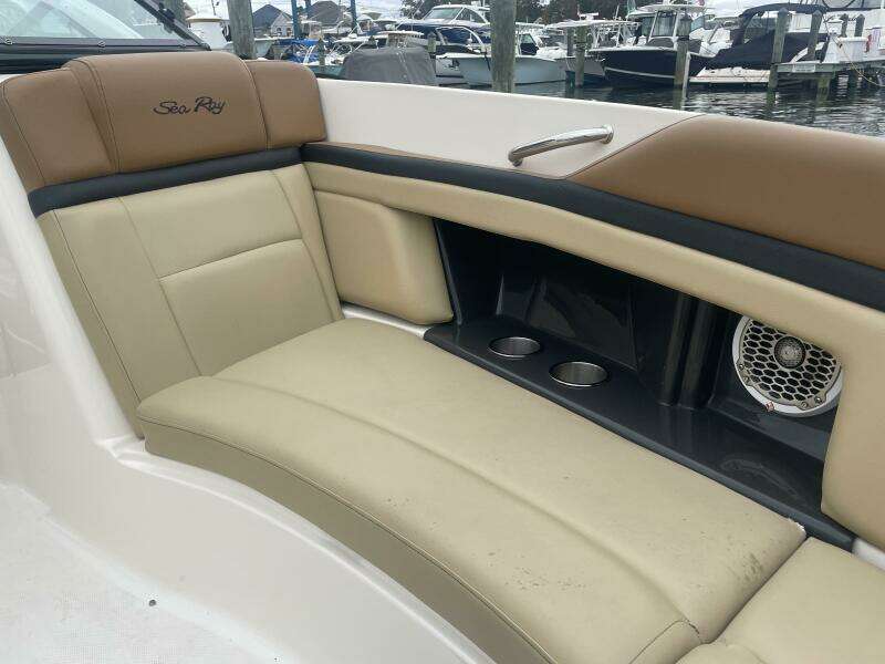 2014 Sea Ray 250 SLX