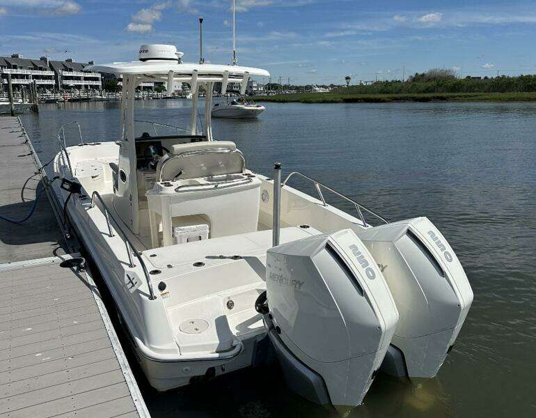 2022 Boston Whaler 270 Dauntless