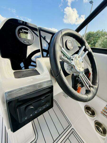 2015 Starcraft Crossover 250 SCX OB