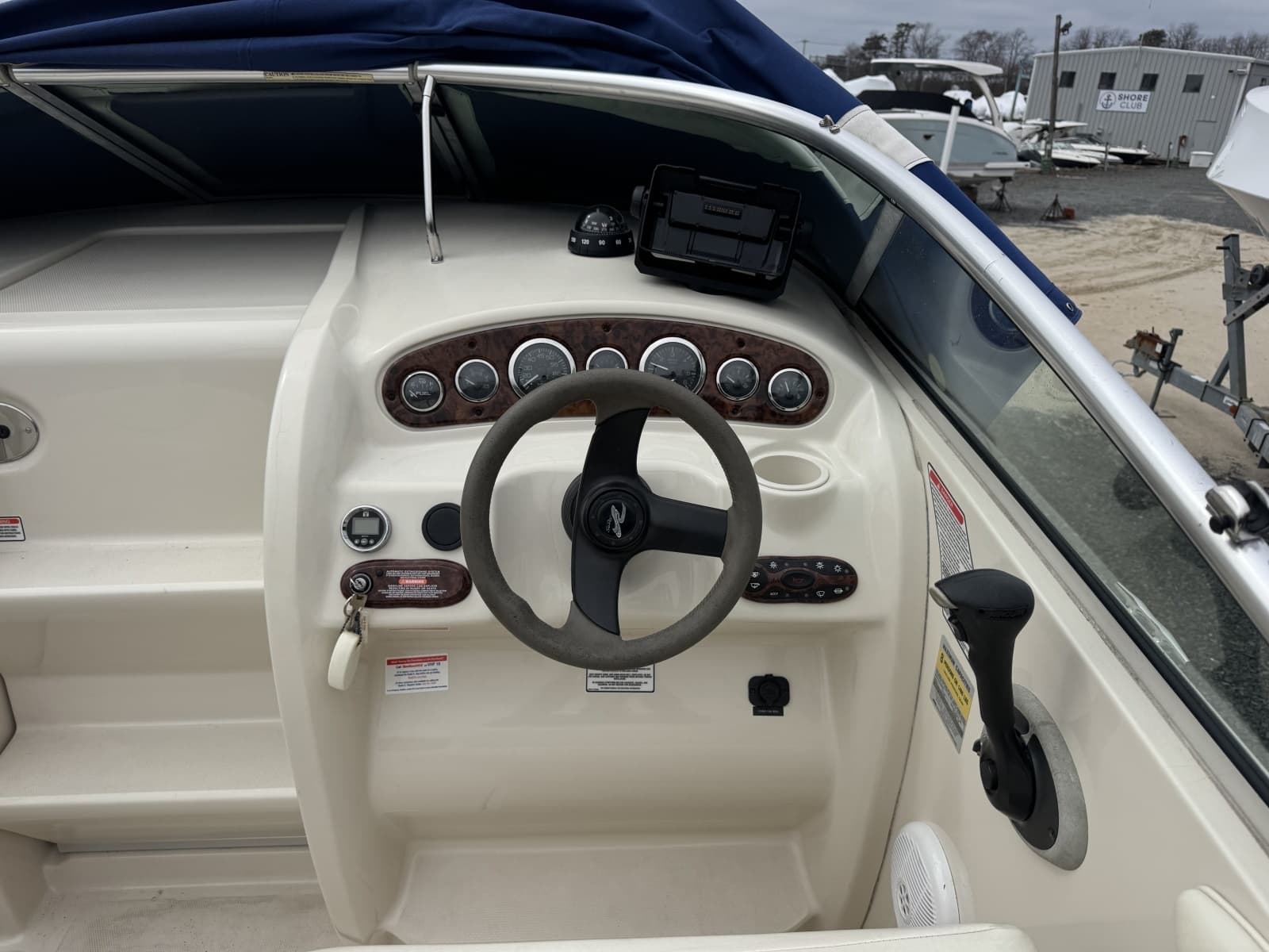 2004 Sea Ray 215 Weekender