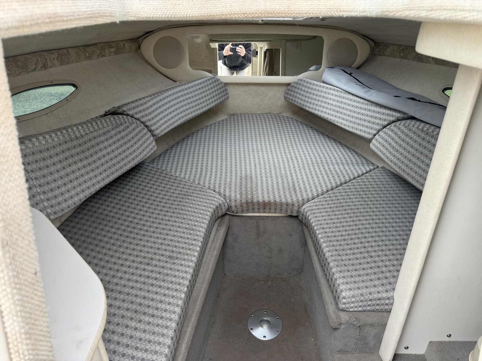 2004 Sea Ray 215 Weekender