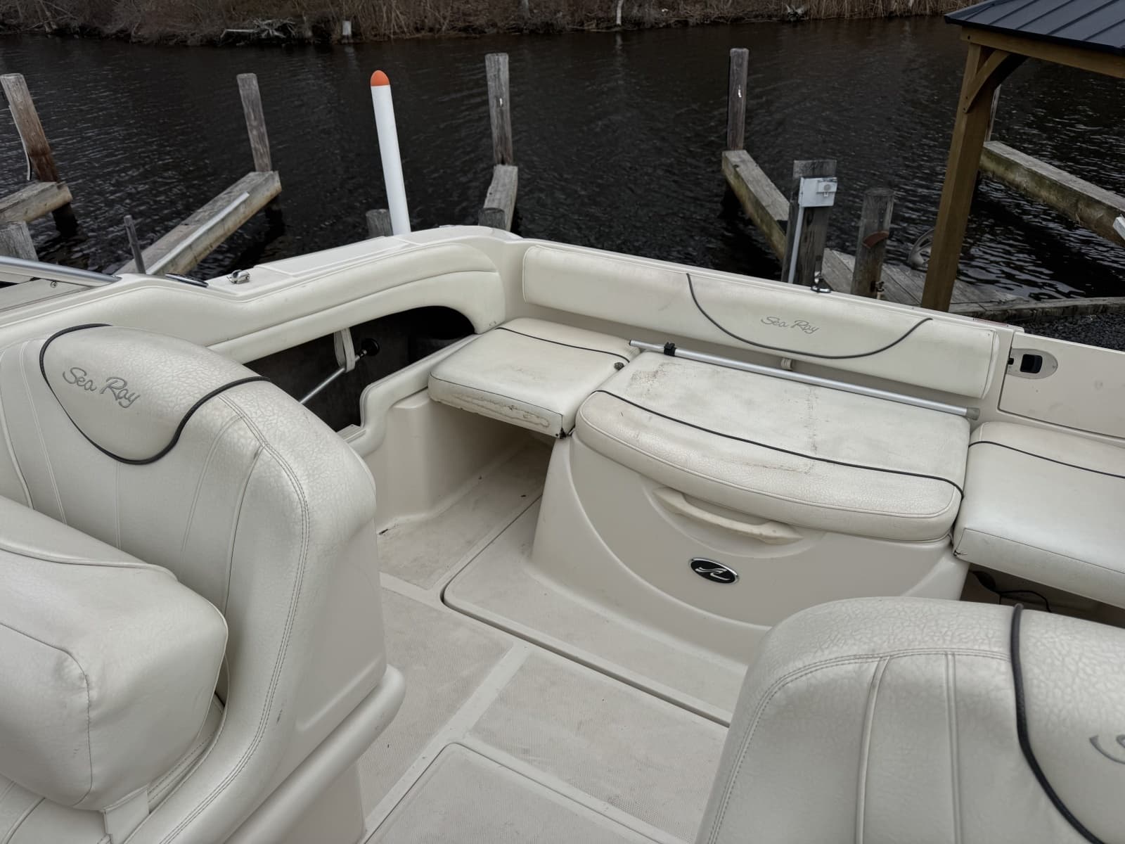 2004 Sea Ray 215 Weekender
