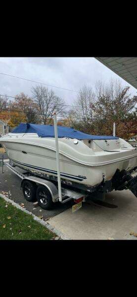 2004 Sea Ray 215 Weekender