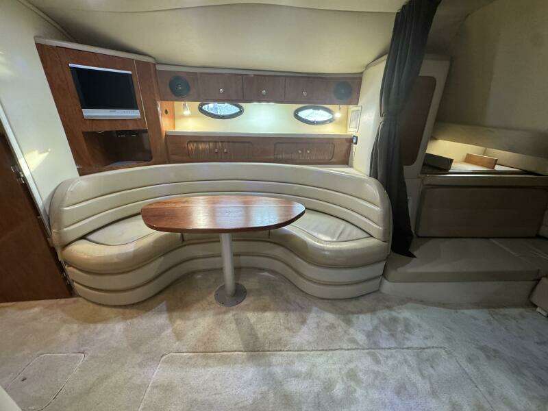 2007 Larson 370 Cabrio