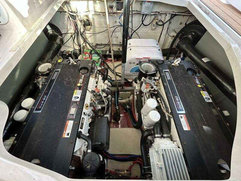 2007 Larson 370 Cabrio