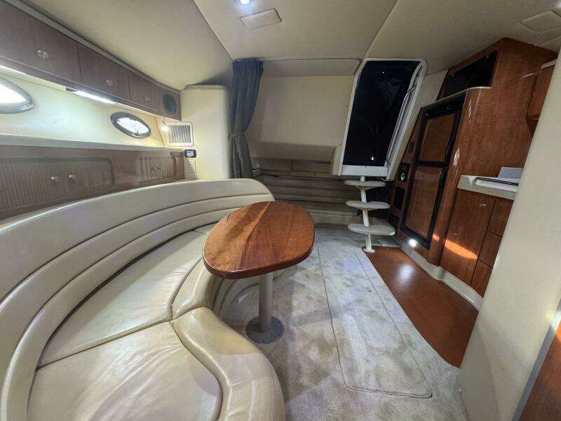 2007 Larson 370 Cabrio