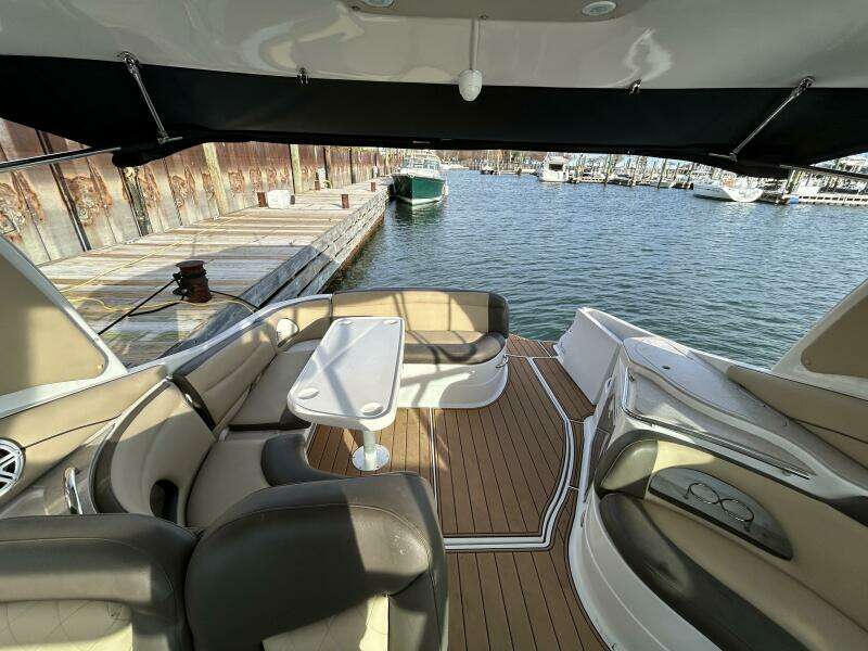 2007 Larson 370 Cabrio