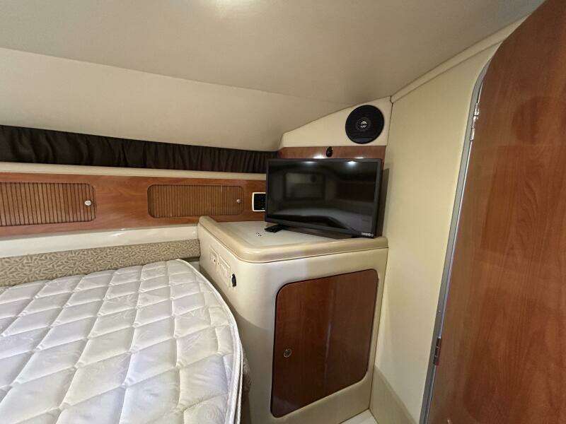 2007 Larson 370 Cabrio