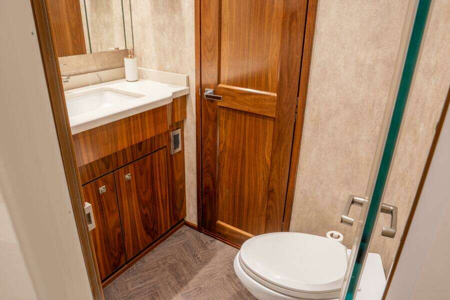 2018 Viking 80 Enclosed Bridge - SILVERTIME