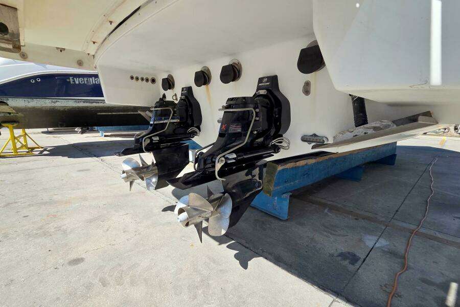 2015 Formula 350 Crossover Bowrider