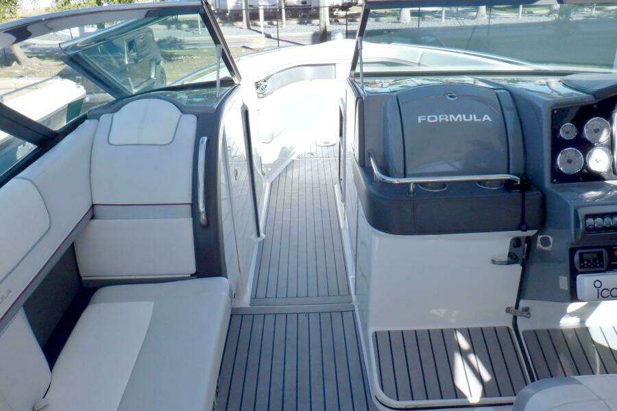 2015 Formula 350 Crossover Bowrider
