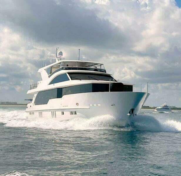 2024 Hargrave Raised Pilothouse