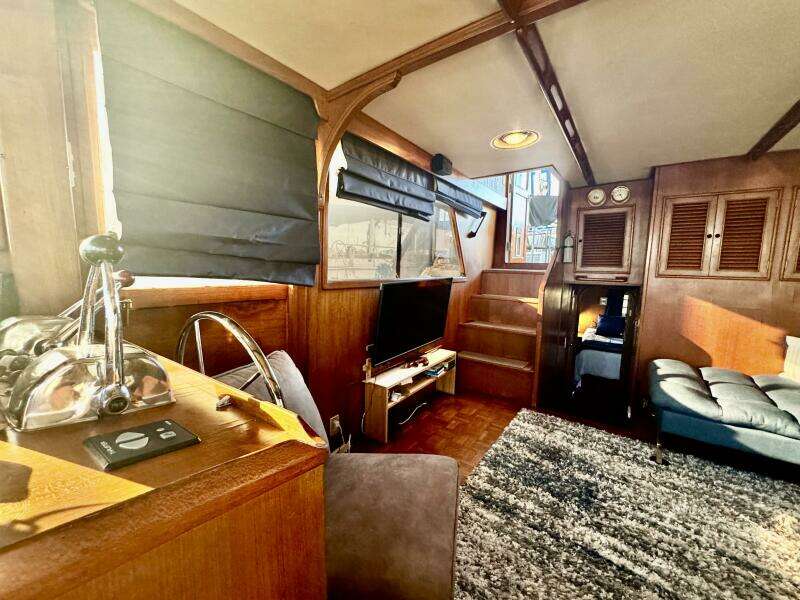 1986 Marine Trader 47 Tradewinds