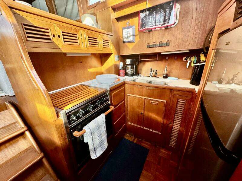 1986 Marine Trader 47 Tradewinds