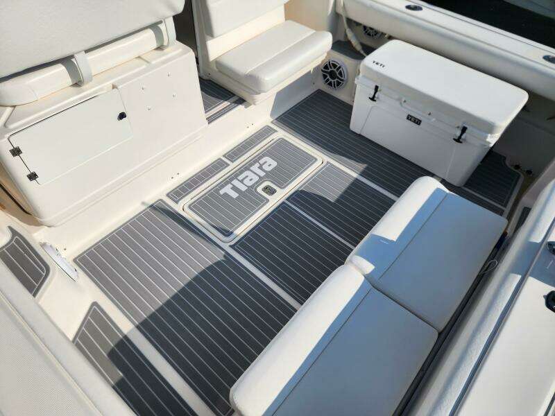 2001 Tiara Yachts 3500 Open