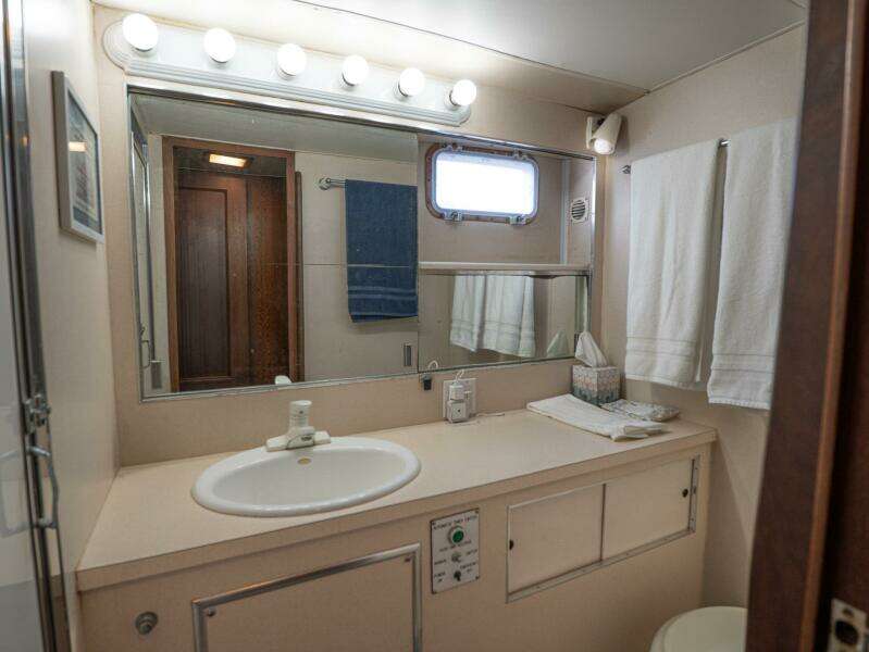 1975 Hatteras 58 Yacht Fisherman