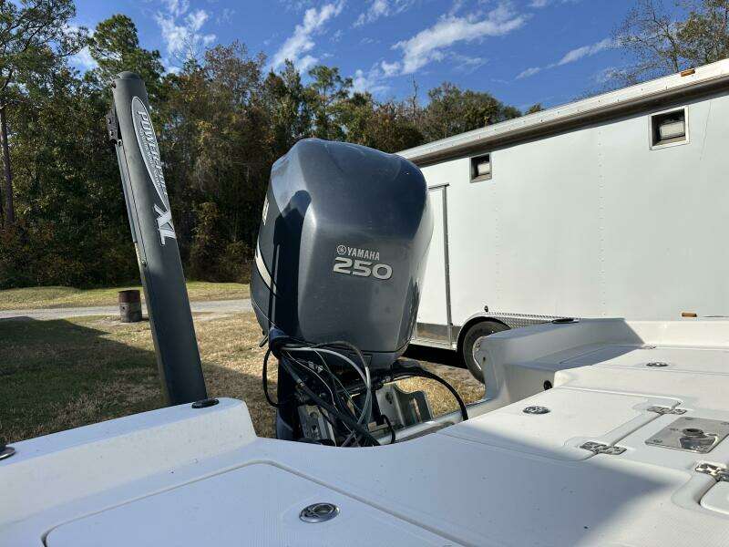 2008 NauticStar 2400 NauticBAY