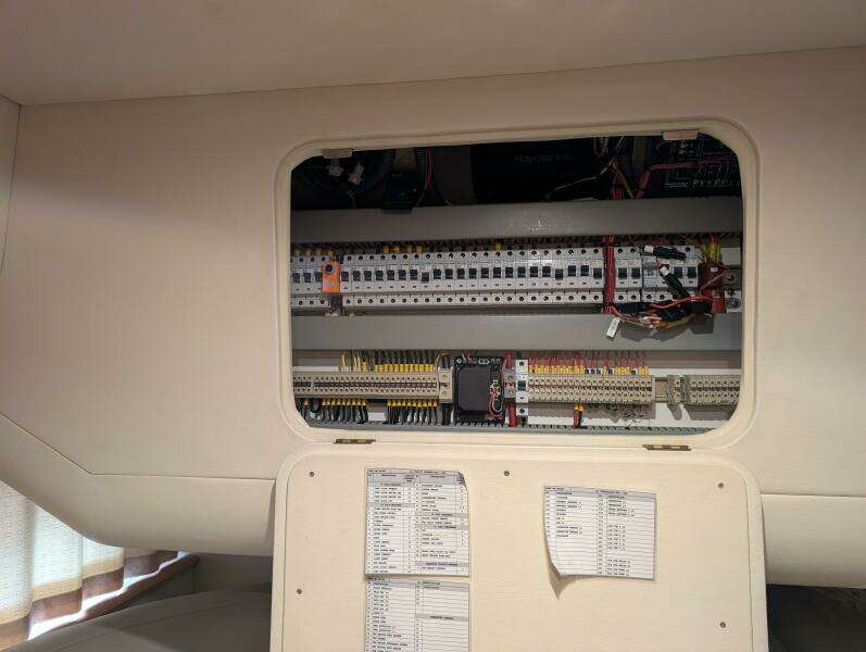 1998 Viking Princess Sport Cruiser