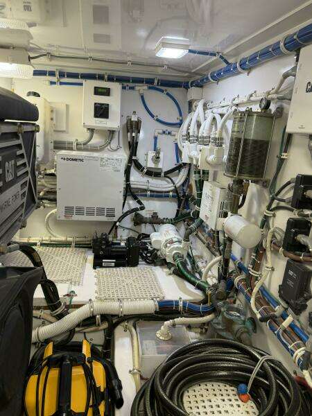 2020 Hatteras GT45 Express