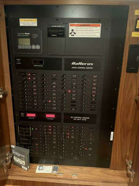 2020 Hatteras GT45 Express