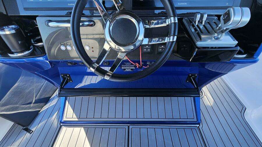 2024 Nor-Tech 390 Sport Center Console