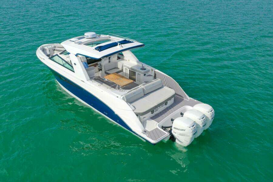 2022 Sea Ray SLX 400 Outboard SEA N SEA