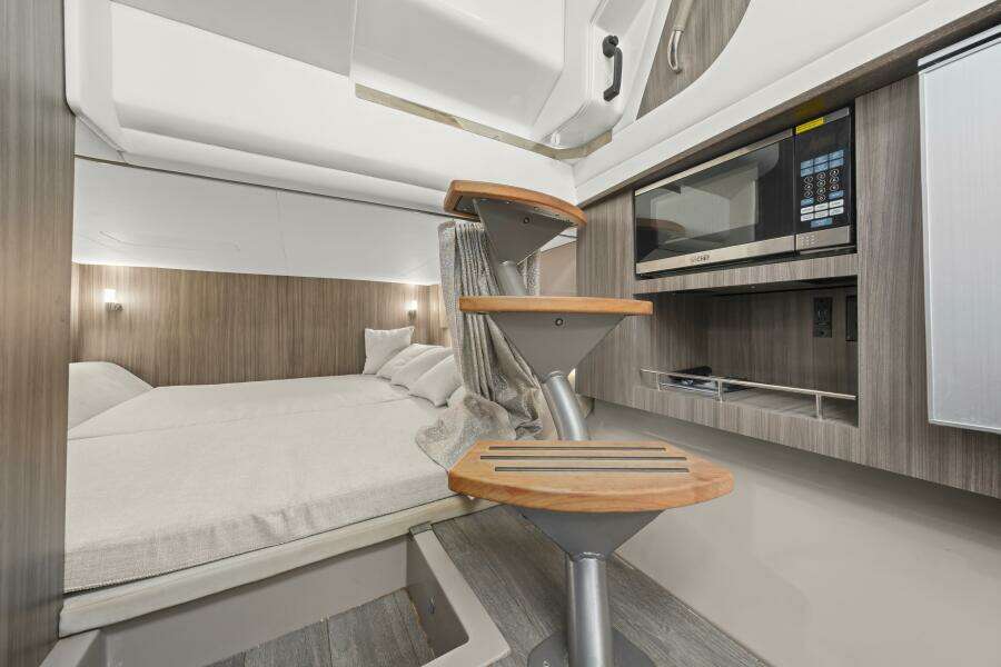 2022 Sea Ray SLX 400 Outboard SEA N SEA