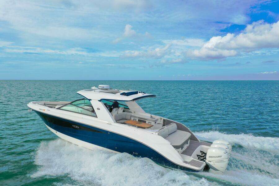 2022 Sea Ray SLX 400 Outboard SEA N SEA