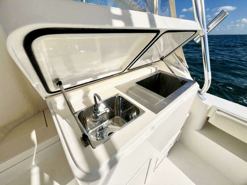 2007 Albemarle 41 Express