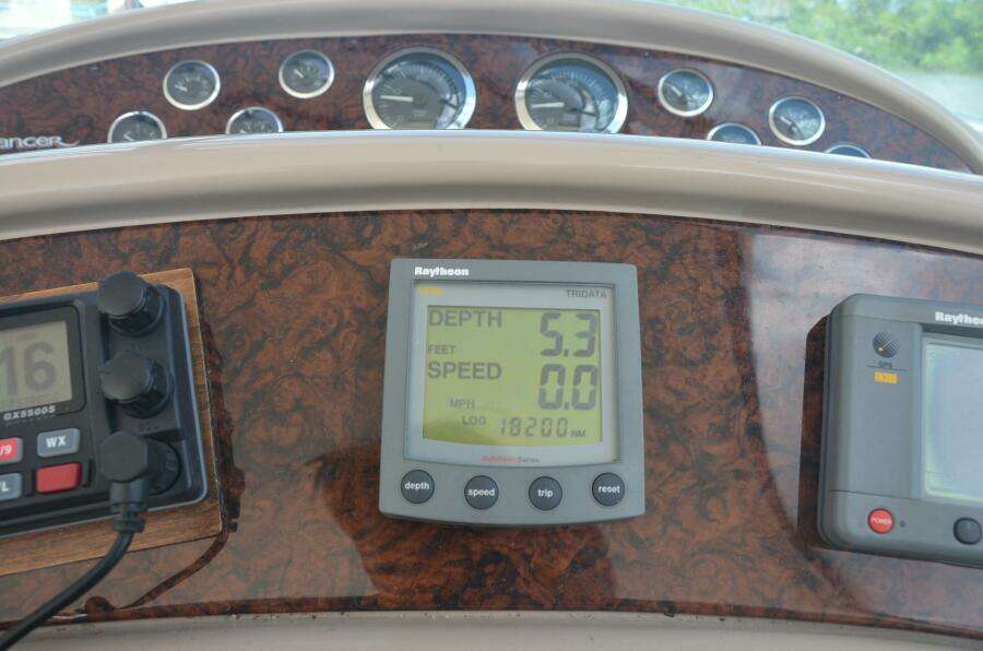 Sea Ray 46 4 RICH-SHER OR POORER - Cockpit - Helm