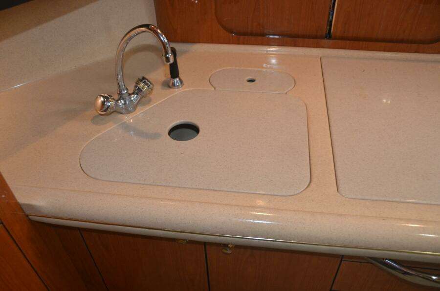 Sea Ray 46 4 RICH-SHER OR POORER - Galley