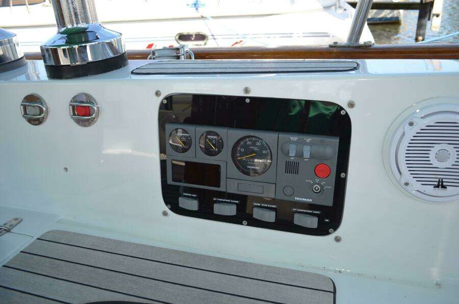 1986 Hans Christian 43 Christina