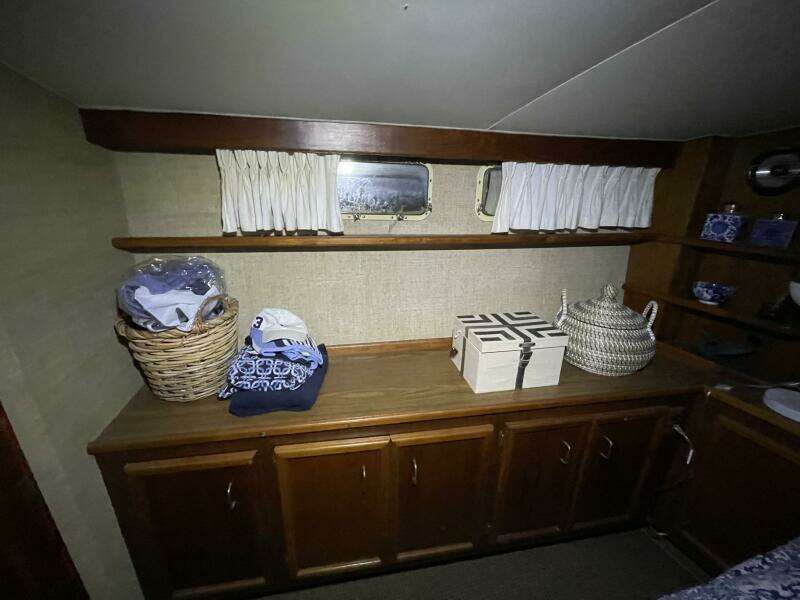 1986 Egg Harbor 40 Motor Yacht