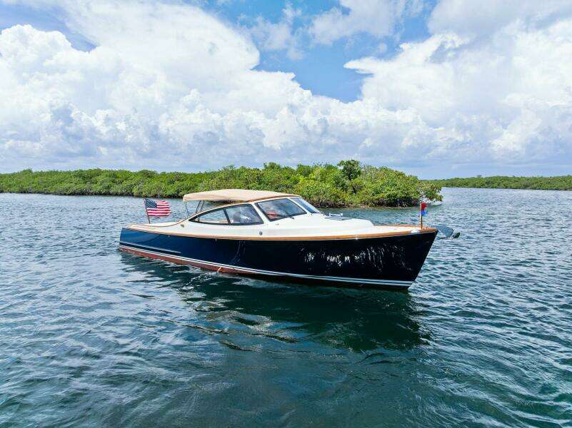 2008 Hinckley Talaria 38R Convertible