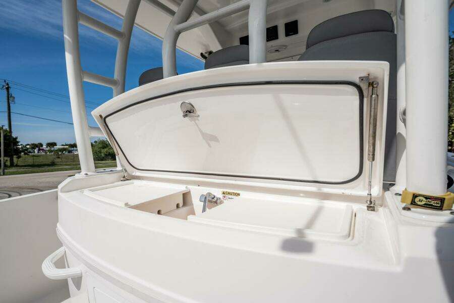2021 Everglades 335 Center Console