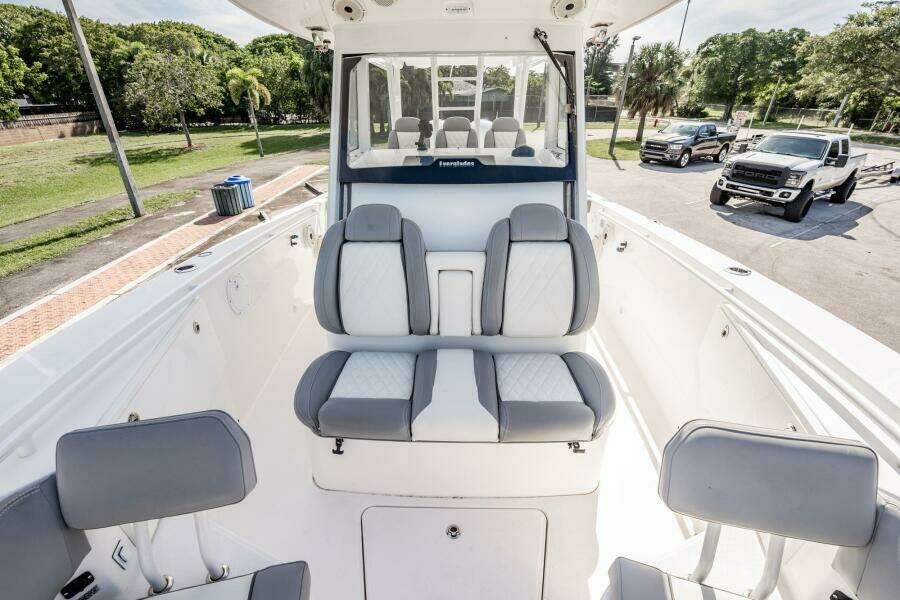 2021 Everglades 335 Center Console