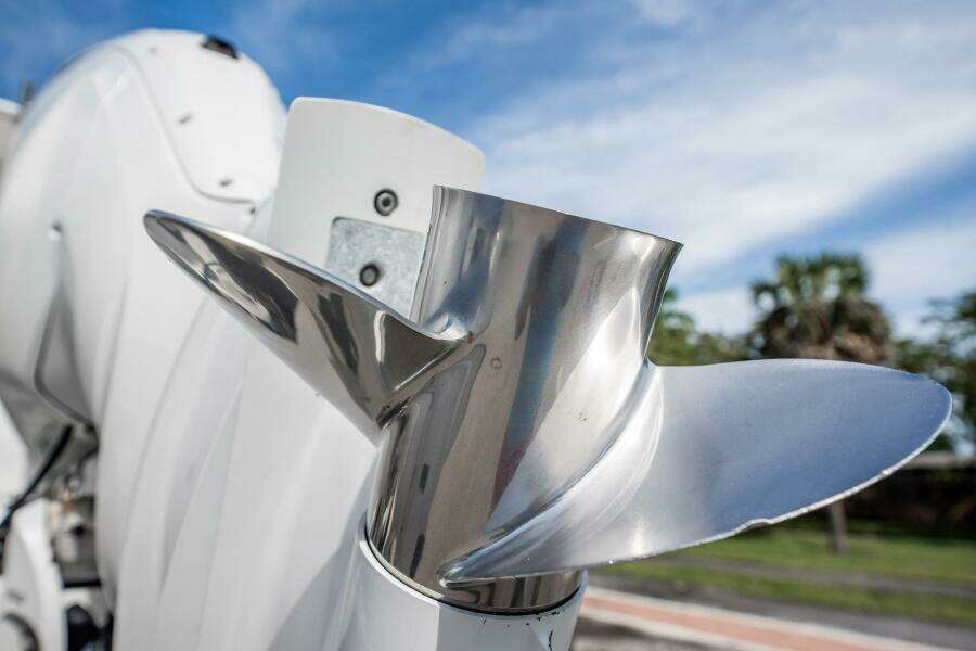 2021 Everglades 335 Center Console